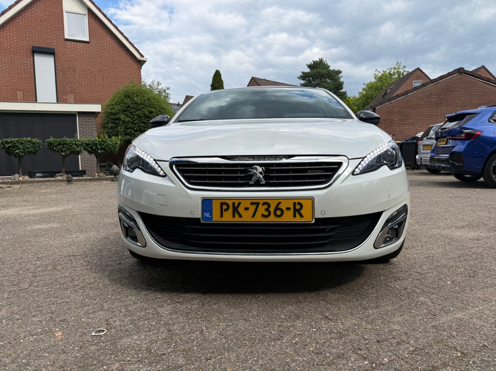 Peugeot 308 GT line1.2 /Camera/Trekhaak/navi APK-31-07-2027!, Zwart, 1199 cc, 1165 kg, Leder en Stof