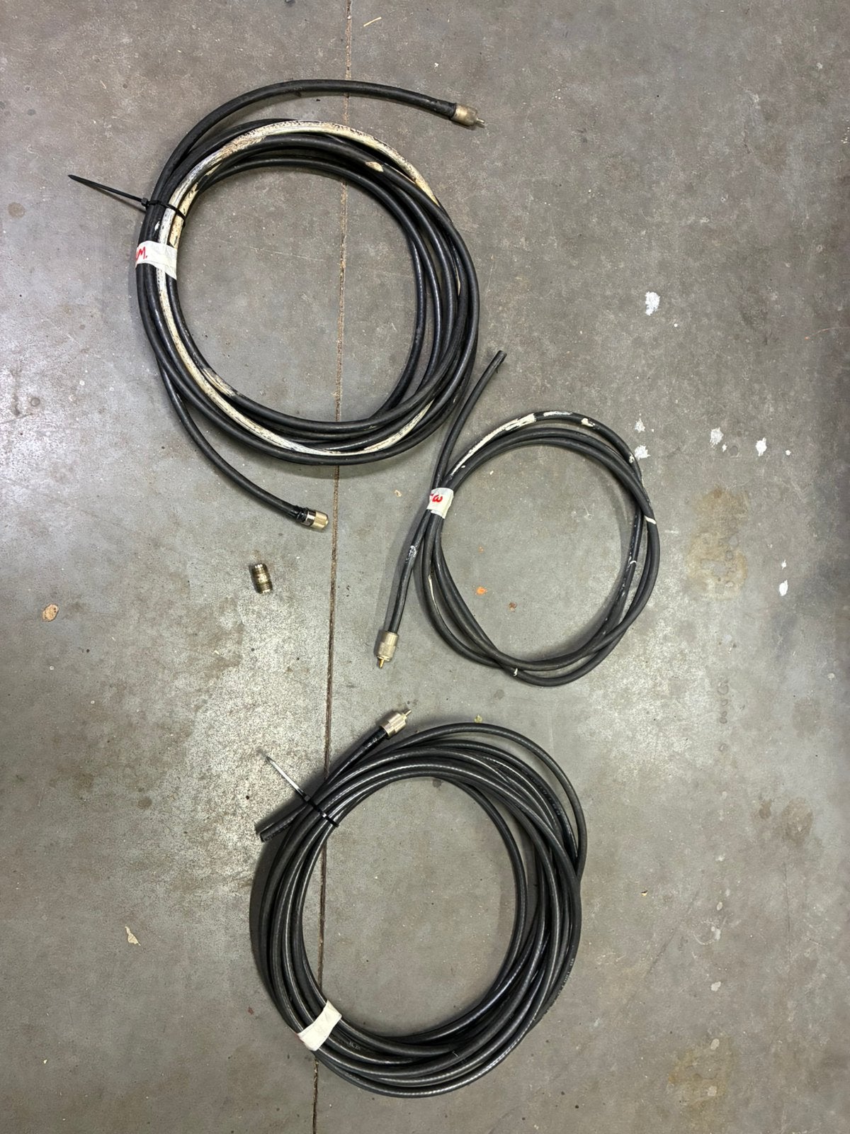 Te koop: diverse gebruikte RG-213/U coaxkabels van 50 ohm, Ophalen of Verzenden, Gebruikt, 5 tot 10 meter, Coaxiale kabel
