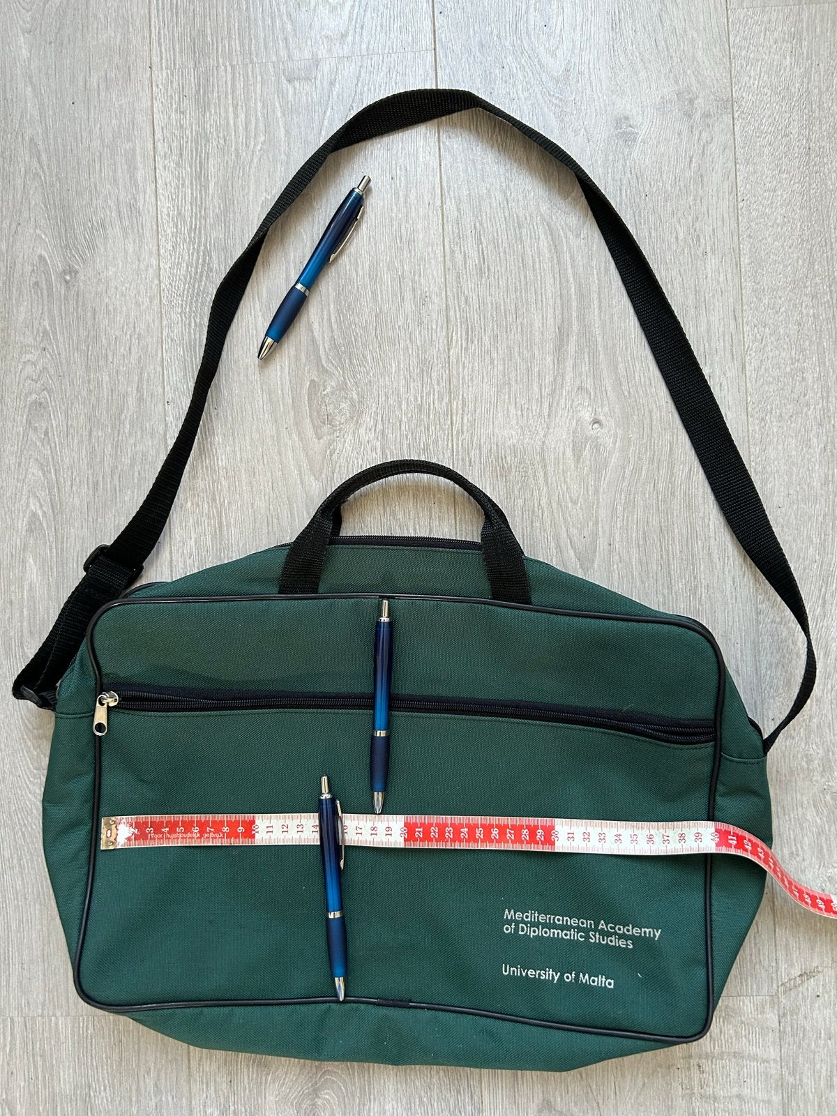 schoudertas bijna gratis, 40 cm of meer, Zo goed als nieuw, 30 tot 45 cm, Ophalen