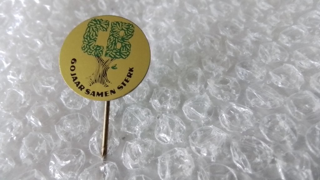 Speldje cebeco land en tuinbouw 60 jaar, Verzamelen, Speldjes, Pins en Buttons, Ophalen of Verzenden, Zo goed als nieuw, Overige onderwerpen