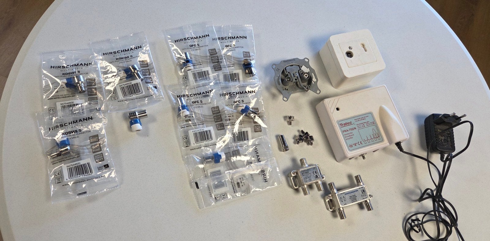 Diverse Hirschmann coax materiaal, Ophalen of Verzenden, Zo goed als nieuw, Minder dan 2 meter, Overige kabels