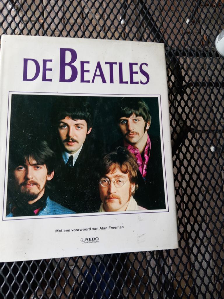 The Beatles, Boeken, Ophalen of Verzenden, Gelezen, Artiest, Helen Spence