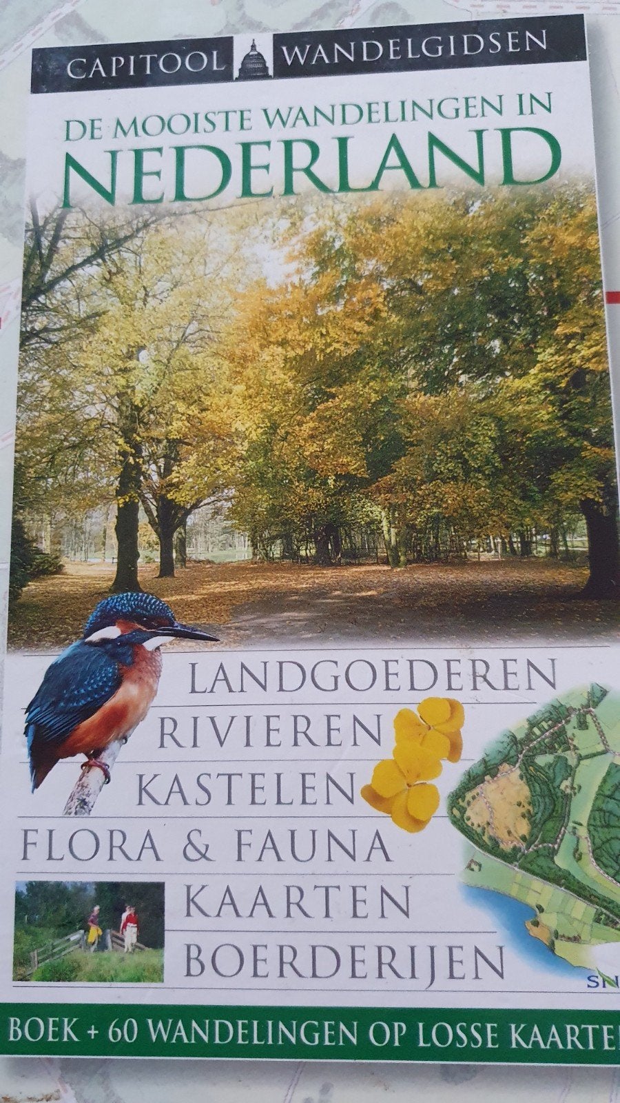 Capitool Wandelgidsen: De Mooiste Wandelingen in Nederland, Capitool, Zo goed als nieuw, Benelux, Fiets- of Wandelgids