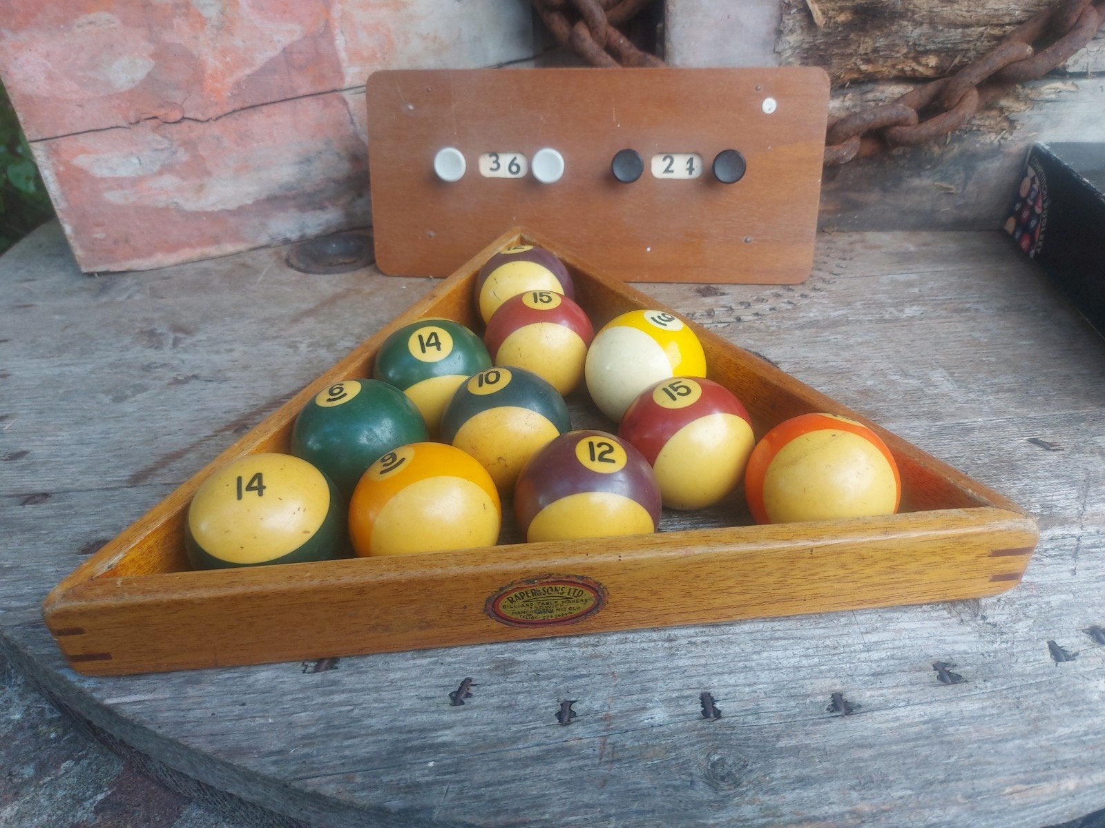 Antieke biljart triangel scorebord en 11 ballen, Ophalen of Verzenden