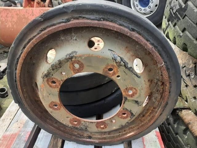 4 stuks wielen/velgen voor decoratie, hek,poort, Ophalen, Gebruikt