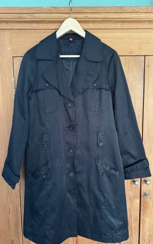 Biaggini zwarte trenchcoat / tussenjas - Maat 40 (L), Ophalen of Verzenden, Zo goed als nieuw, Maat 38/40 (M), Zwart