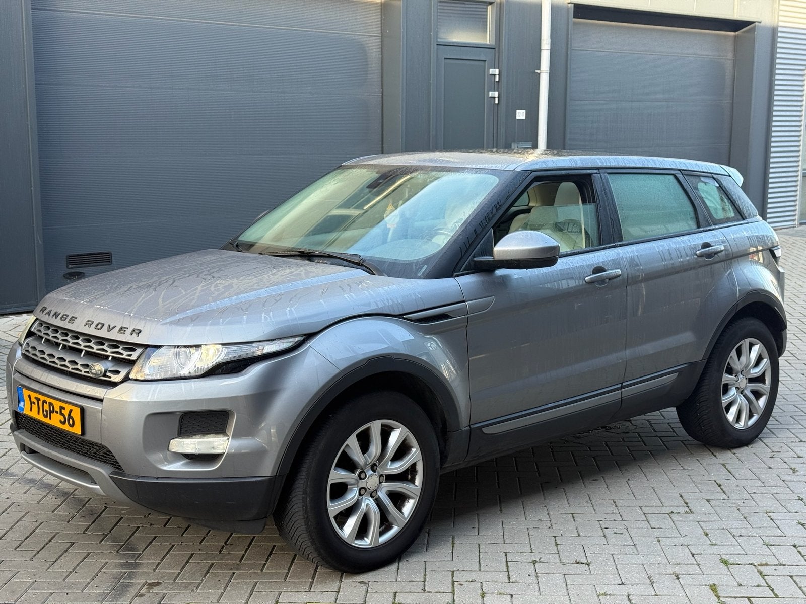 Land Rover Range Rover Evoque 2.2 ED4 2WD 2014 Grijs, Auto's, Voorwielaandrijving, 4 cilinders, Bedrijf, 168 €/maand
