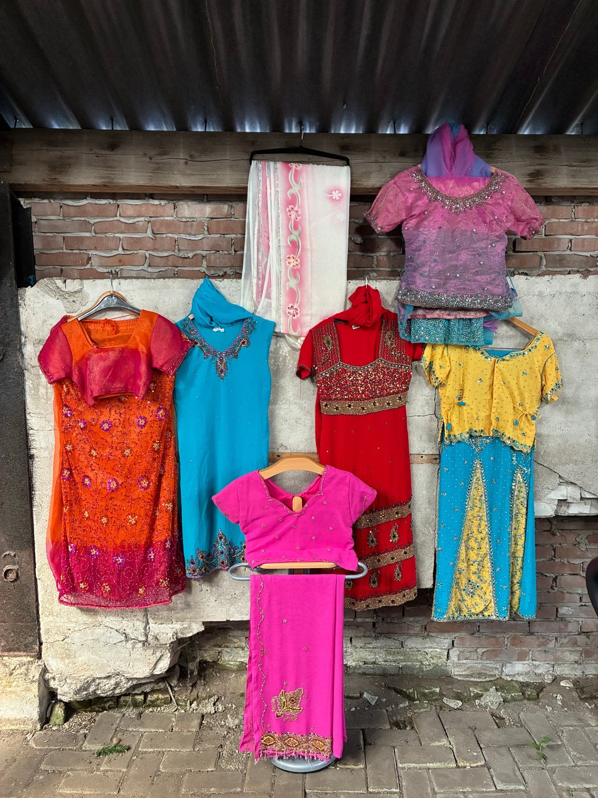 Diverse nieuwe prachtige Indiase kleding, Meerkleurig, Nieuw, Onder de knie, Ophalen