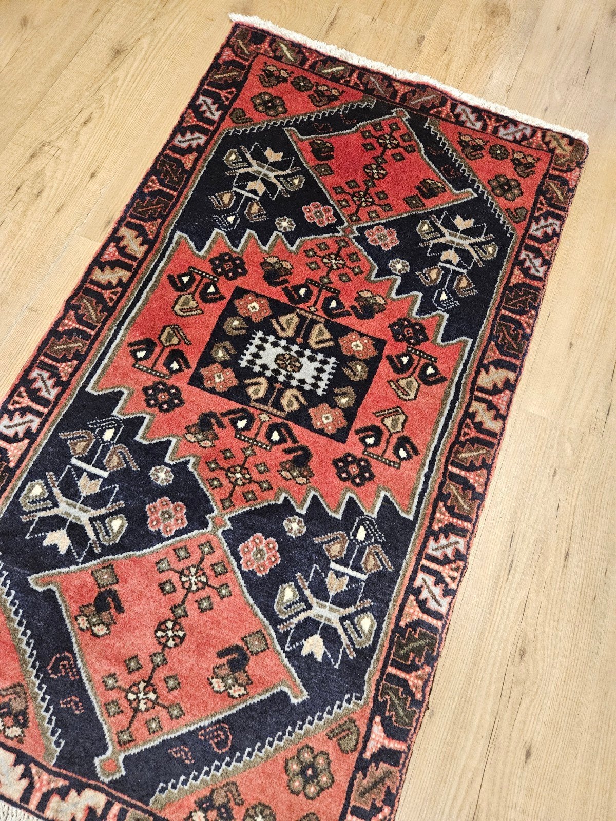 Handgeknoopt perzisch tapijt hamadan 133x71, Huis en Inrichting, Stoffering | Tapijten en Kleden, Info@SlatsAntiek.nl, Tweedehands