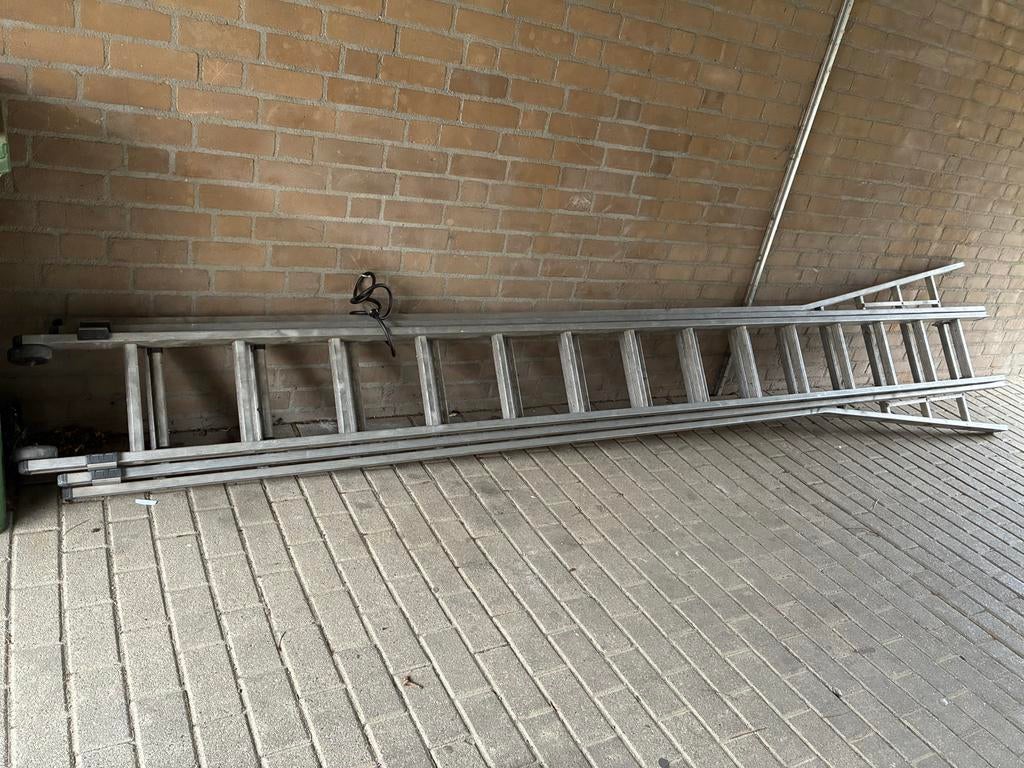 Dirks uitschuifbare ladder, Gebruikt, Ophalen of Verzenden, Ladder, Opvouwbaar of Inschuifbaar
