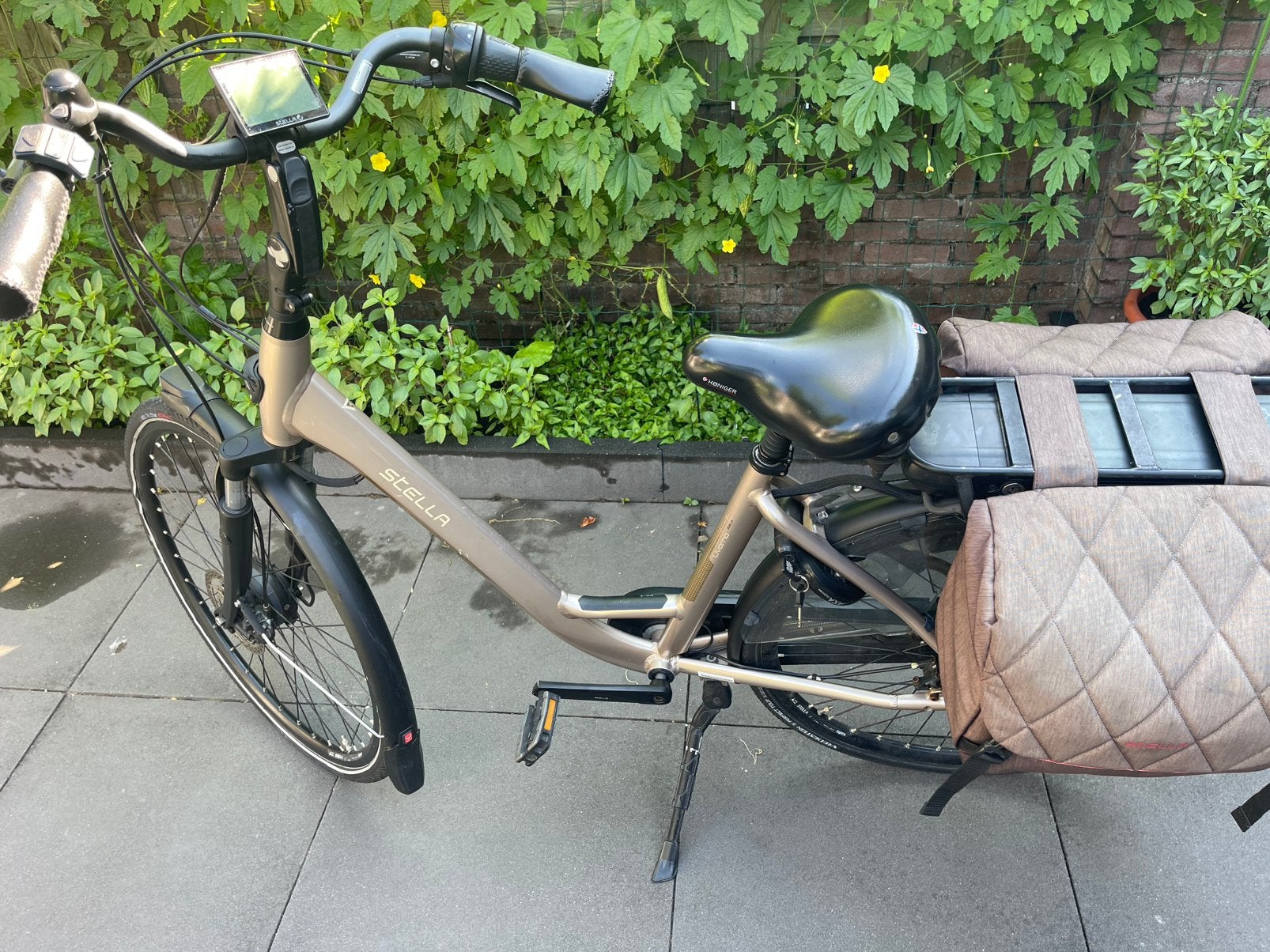 stella Livorno 8 versnellingen 9 Elektrische fiets, Fietsen en Brommers, Fietsen | Dames | Damesfietsen, Versnellingen, Zo goed als nieuw