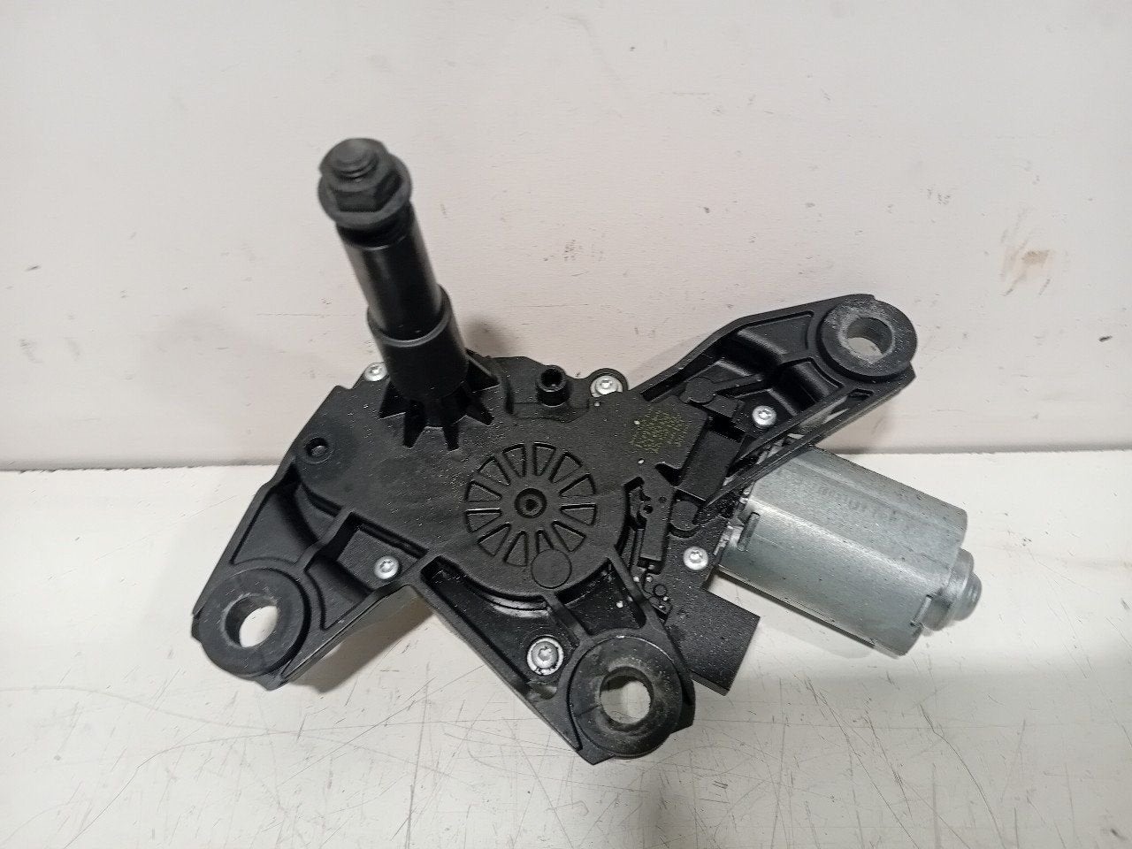 Ruitenwissermotor achter Nissan Micra, Onderdelen@venauto.nl, Van der Ven Autorecycling B.V., Gebruikt, Ettenseweg 76, 4706 PB Roosendaal, The Netherlands