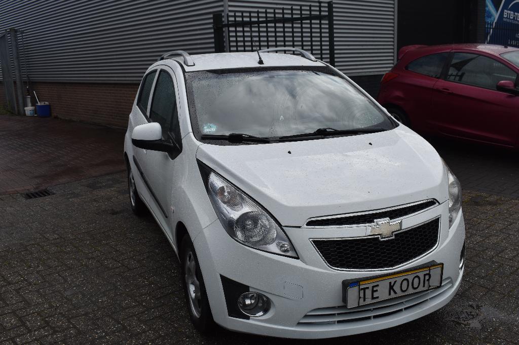 Chevrolet Spark 1.0 Bifuel 2012 Wit  NIEUWE APK KEURING, Auto's, Chevrolet, 15 km/l, 37 €/maand, 4 cilinders, Wit