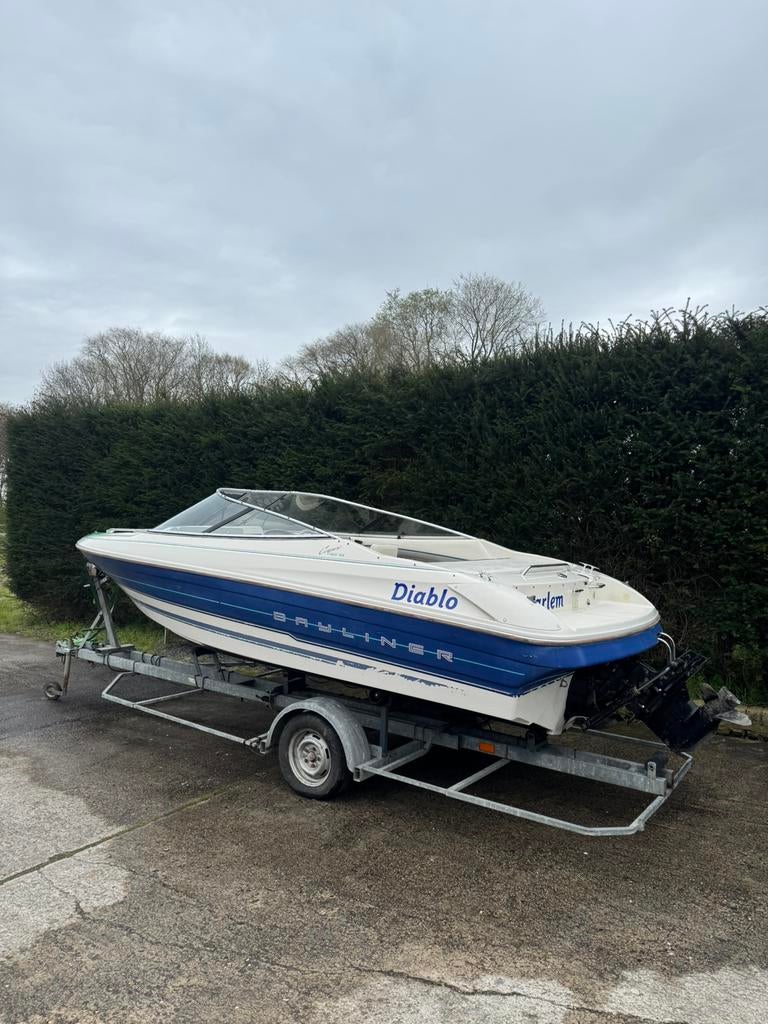 Bayliner Capri 1851 gs inclusief trailer, Watersport en Boten, Speedboten, Ophalen, Binnenboordmotor, 120 tot 200 pk, Zo goed als nieuw