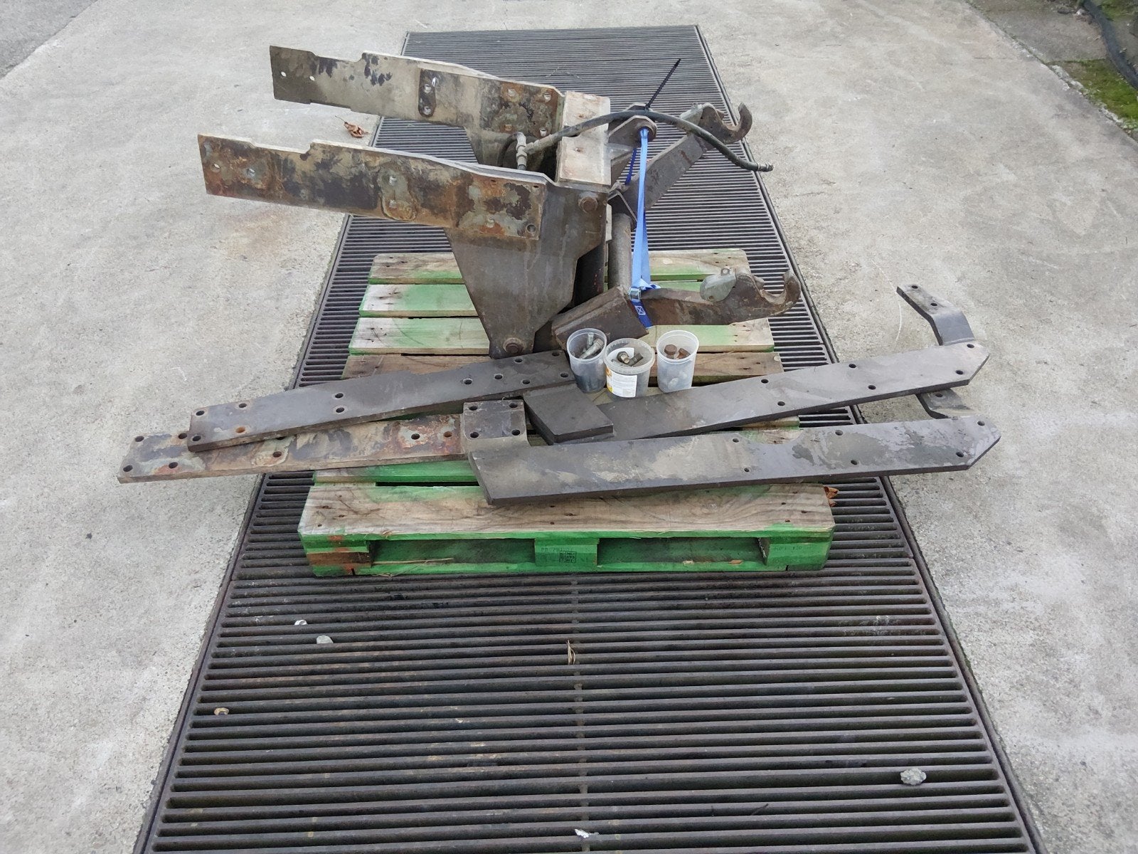 fronthef mf massey ferguson 3690, Zakelijke goederen, Ophalen