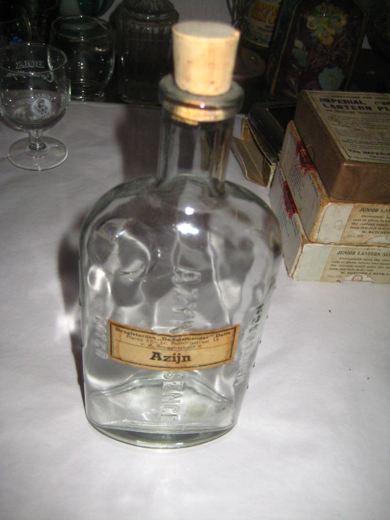 oude fles azynessence wijnflesch - de salamander delft, Ophalen of Verzenden