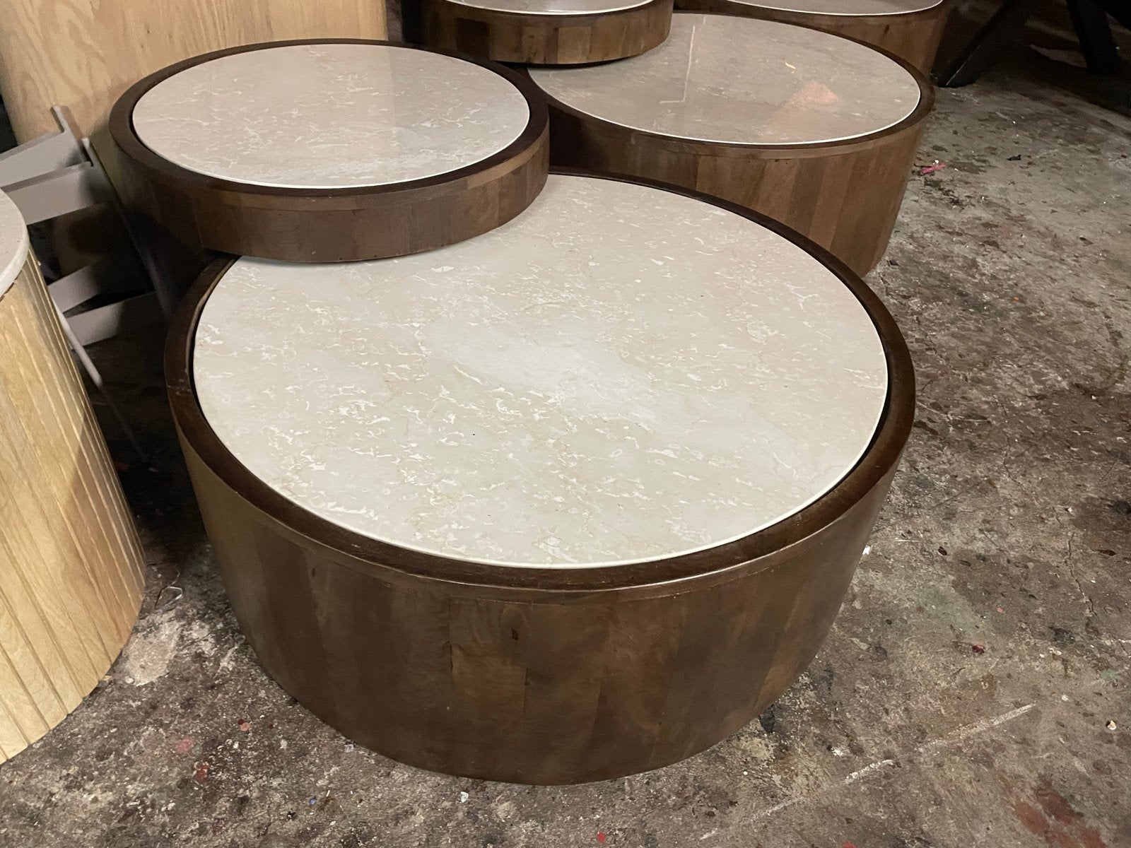 Salontafel set beige marmer mangohout hazel, Huis en Inrichting, Tafels | Salontafels, Ophalen, Nieuw, Rond, Overige houtsoorten