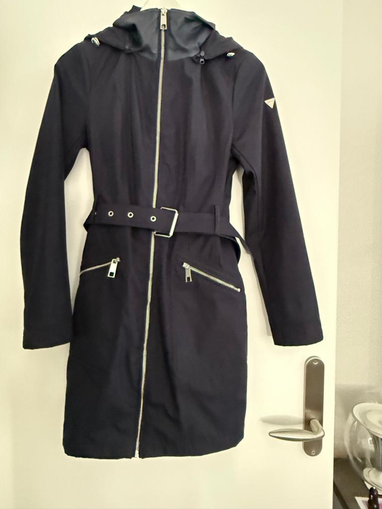 Guess blauwe Trenchcoat met Ritsen en Riem - Maat Xs, Ophalen of Verzenden, Zo goed als nieuw, Maat 36 (S), Zwart