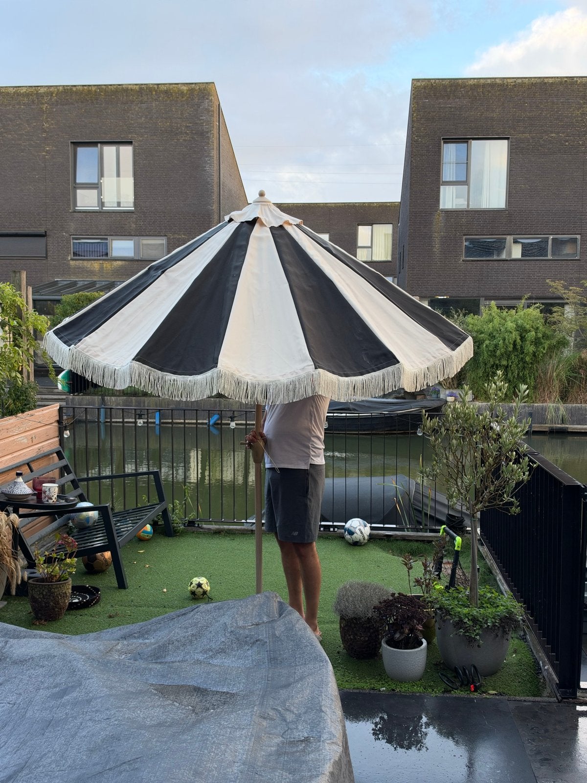 Stijlvolle zwart-witte parasol met franjes, Ophalen, Gebruikt, 2 tot 3 meter, Stokparasol