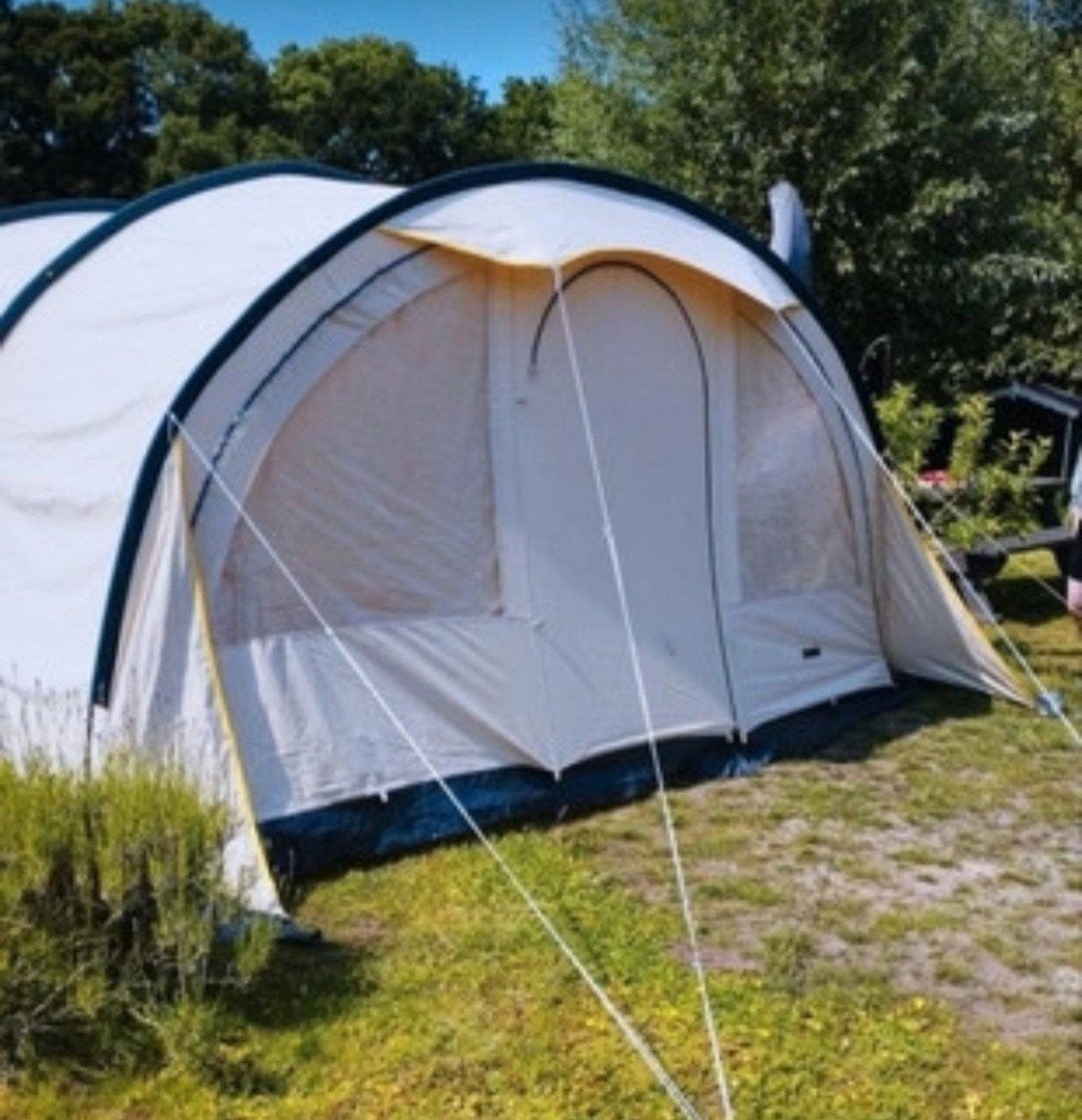 Ruime familietent met 2 slaapcabines - 6/8 personen, Ophalen of Verzenden, Gebruikt, Meer dan 6