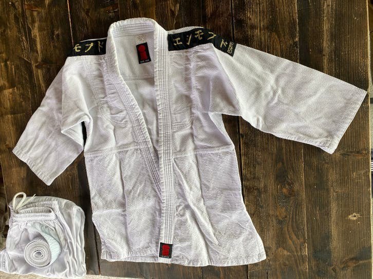 Essimo Judo/Karate Pak Maat 160 met Witte Band, Ophalen, Gebruikt, Maat XS of kleiner, Judo