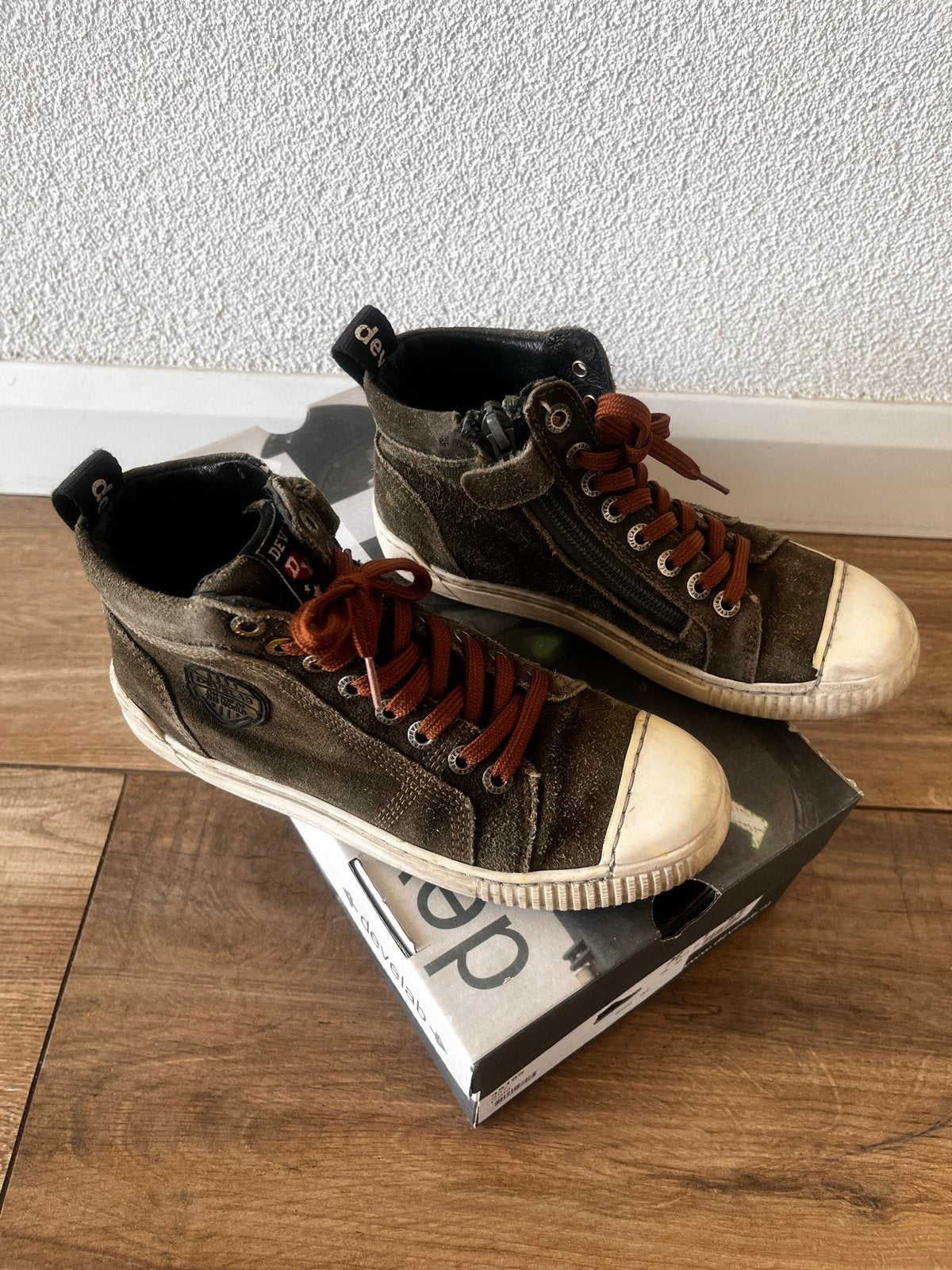 Develab donkergroene jongens halfhoge winterschoenen maat 32, Gebruikt, Develab, Schoenen, Ophalen of Verzenden