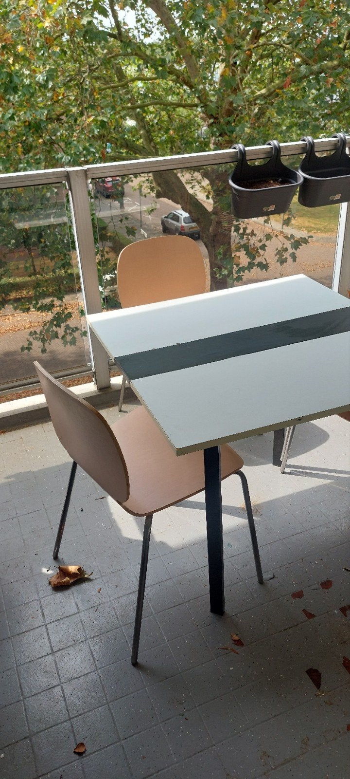 eenvoudige tafel met 4 stoeltjes, Ophalen, Gebruikt, Vier