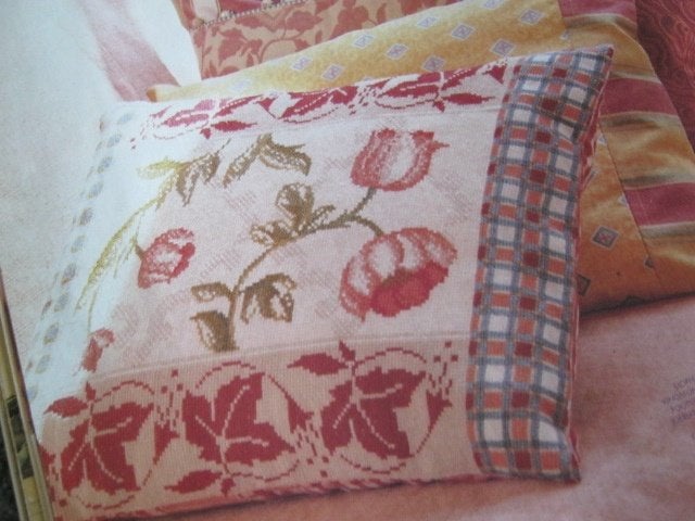 Borduurpatroon  Tulpen en blad op kussen  nr 9994, Verzenden, Nieuw, Handborduren, Patroon