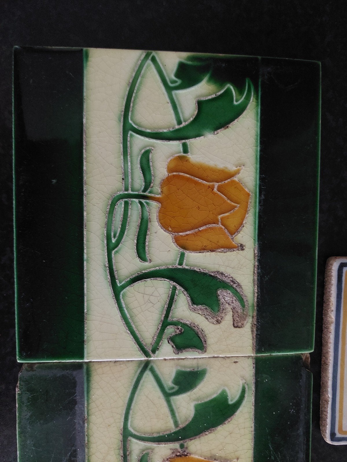 Antieke Art Nouveau Tegels met Bloemenmotief (2 stuks), Ophalen of Verzenden