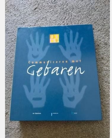 Communiceren met Gebaren in ringband, Nederlands, Ophalen of Verzenden, Zo goed als nieuw, De Tijdstroom