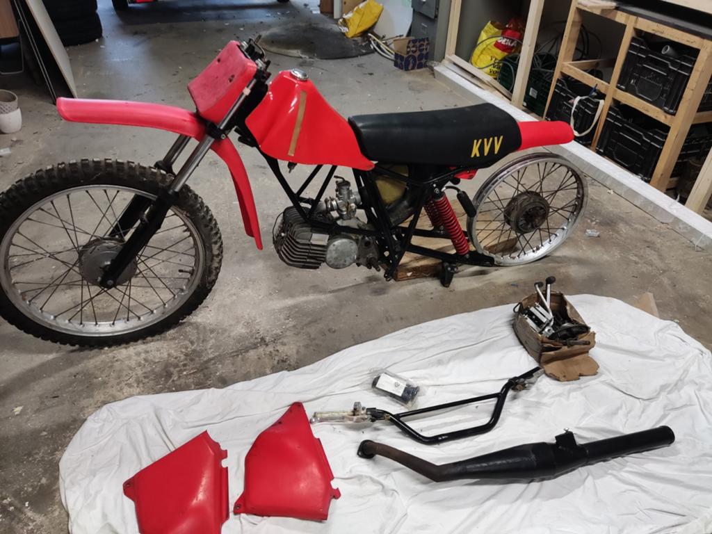 Kreidler Gebben crosser in onderdelen, Fietsen en Brommers, Ophalen of Verzenden, Gebruikt, Tank