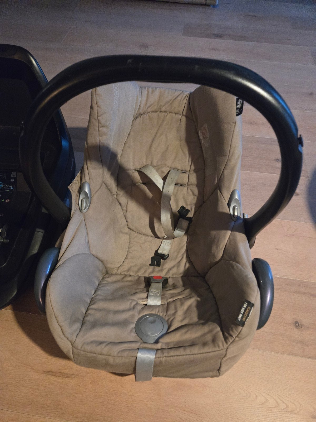 Maxi-Cosi's met bases en hoezen - Complete set