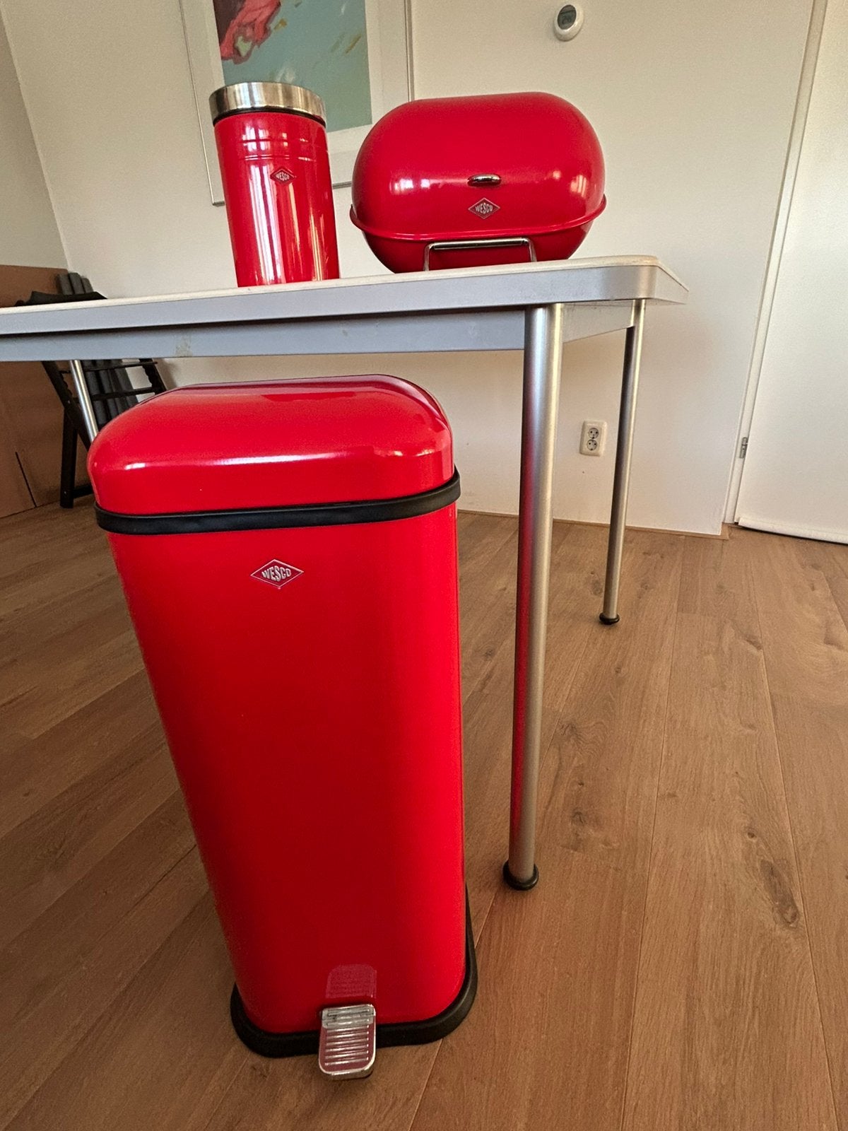 Wesco keukenaccessoires rood, Gebruikt, Ophalen of Verzenden, Metaal, Broodtrommel