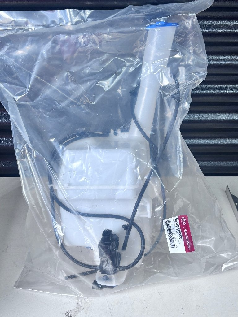 Ruitensproeiertank Kia Niro De (1e model), Kia, Nieuw, Ophalen of Verzenden, Kia