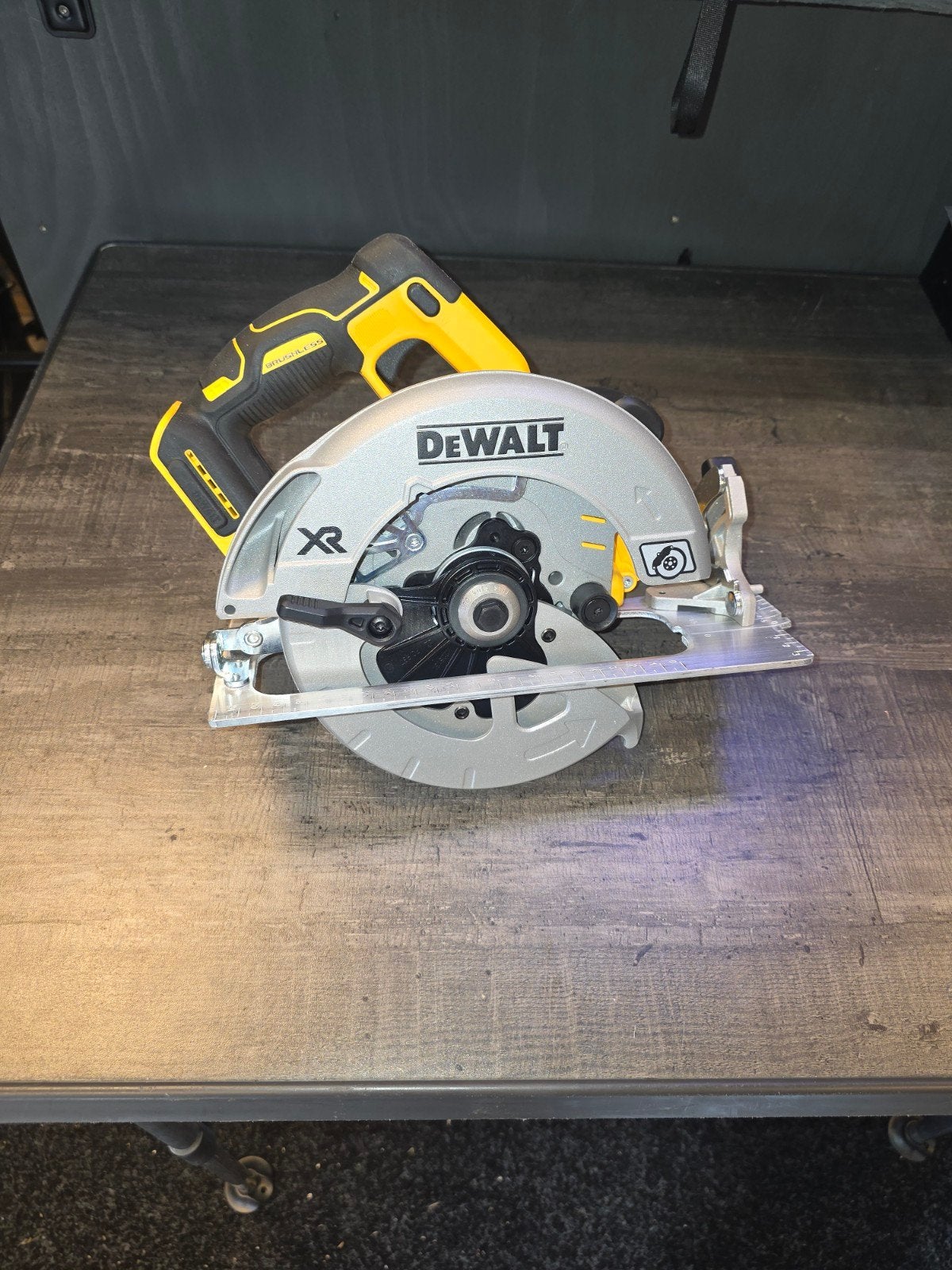 DeWalt DCS570 Cirkelzaag 18V - Krachtig en Draadloos, Cirkelzaag, DeWalt, 70 mm of meer, Nieuw