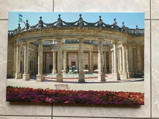 Foto Montecatini Therme Italië op linnendoek Fotoschilderij, Minder dan 50 cm, Nieuw, Ophalen of Verzenden, Schilderij