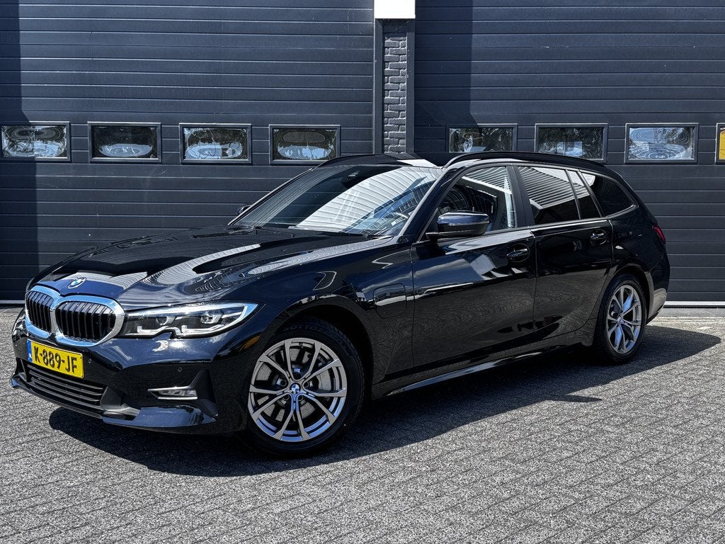 BMW 3 Serie Touring 330e Business Edition Plus Dealer OH | L, Auto's, BMW, Automaat, 1998 cc, Achterwielaandrijving, Gebruikt