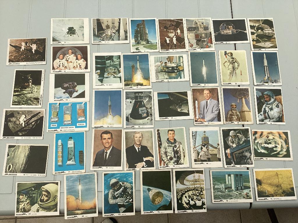 84 plaatjes Monty OPERATION MOON 2 versies, Ophalen of Verzenden, Gebruikt, Meerdere plaatjes