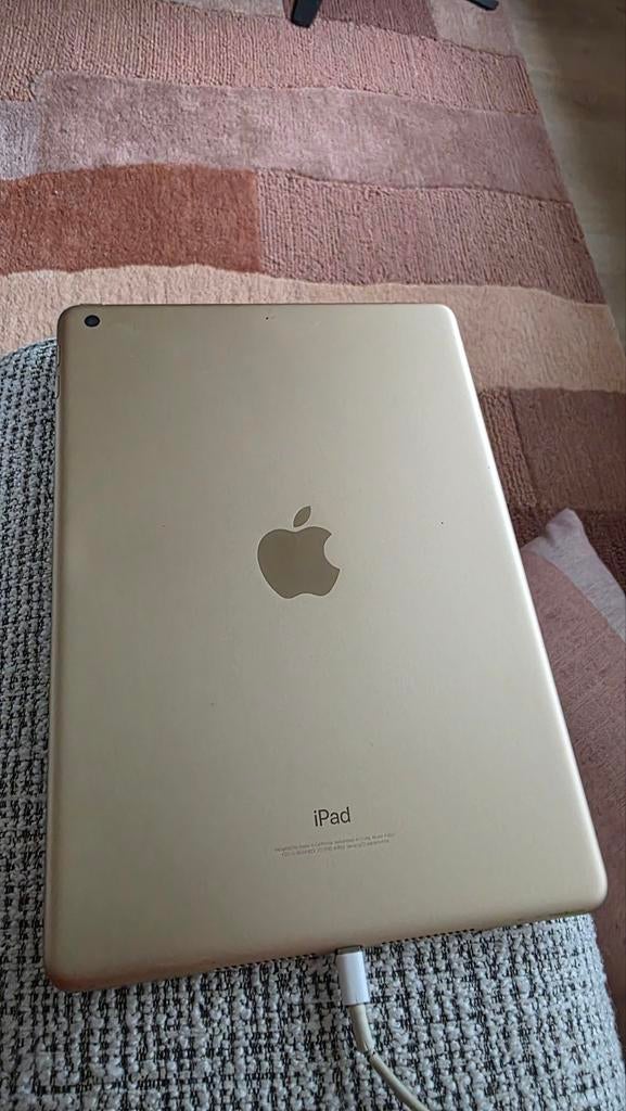 Apple iPad 32 GB Gold (2017), Computers en Software, Apple iPads, 10 inch, 32 GB, Apple iPad, Ophalen of Verzenden