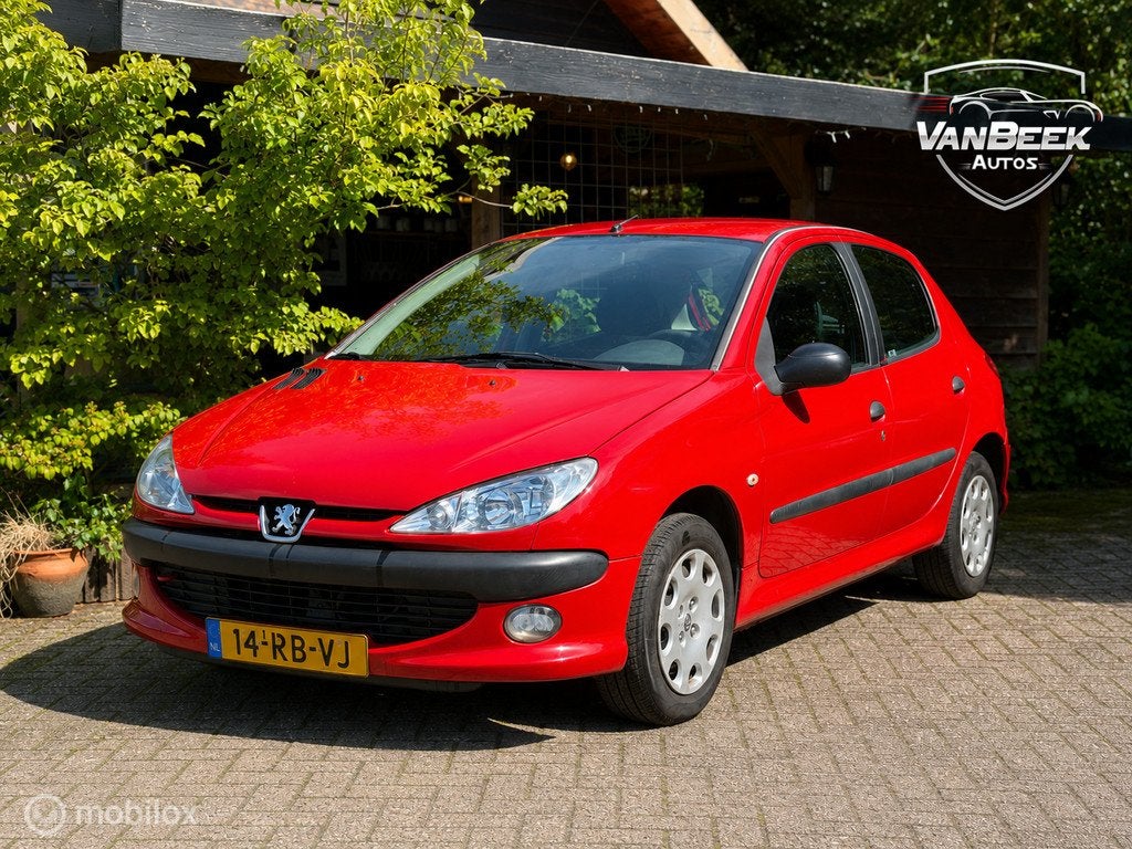 Peugeot 206 1.1 XR Apk, Voorwielaandrijving, Gebruikt, 31 €/maand, 4 cilinders