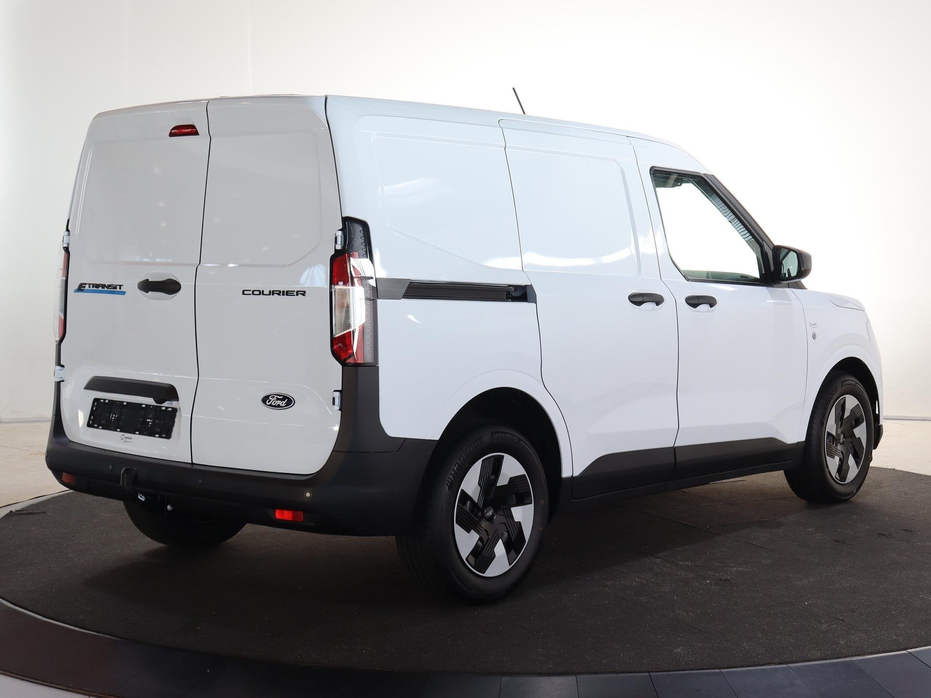 Ford E-Transit Courier Trend 46 kWh PARKEERSENSOREN V+A, CAR, Auto's, Wit, 1524 kg, Nieuw, Ford