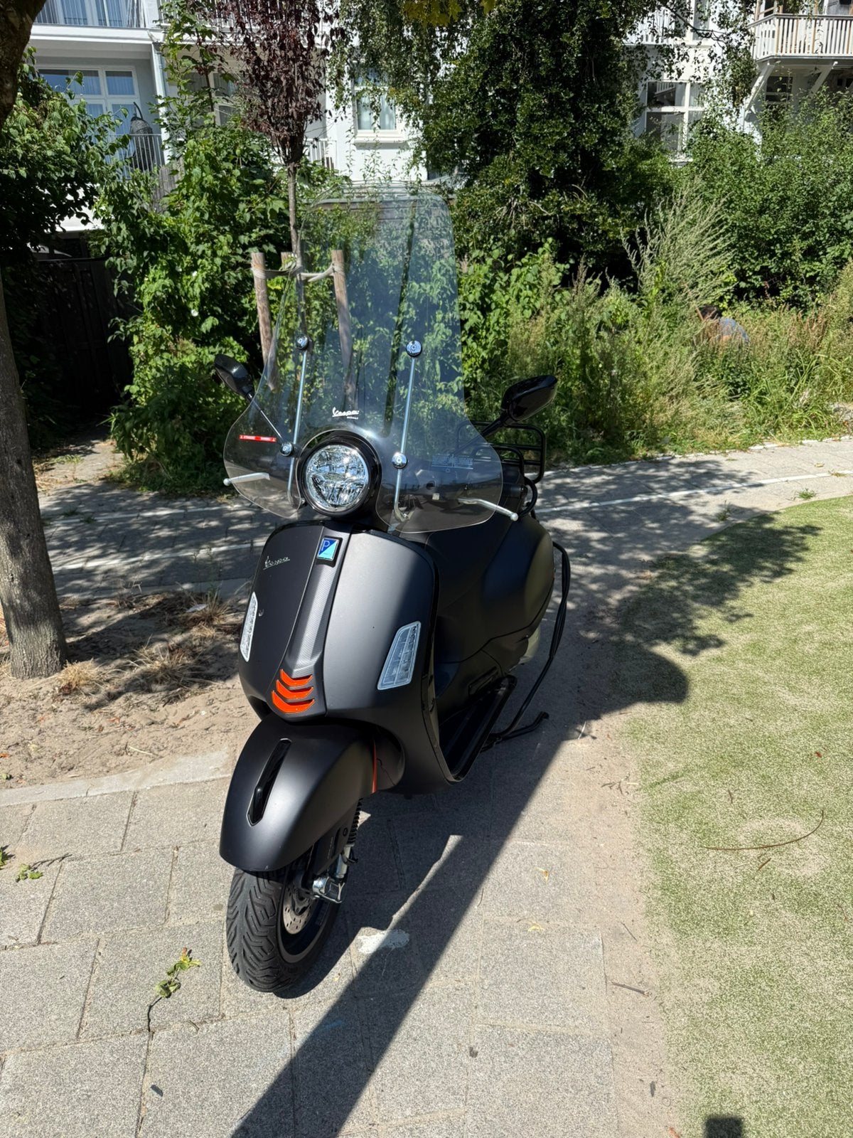 Vespa gts, Ophalen of Verzenden, Zo goed als nieuw