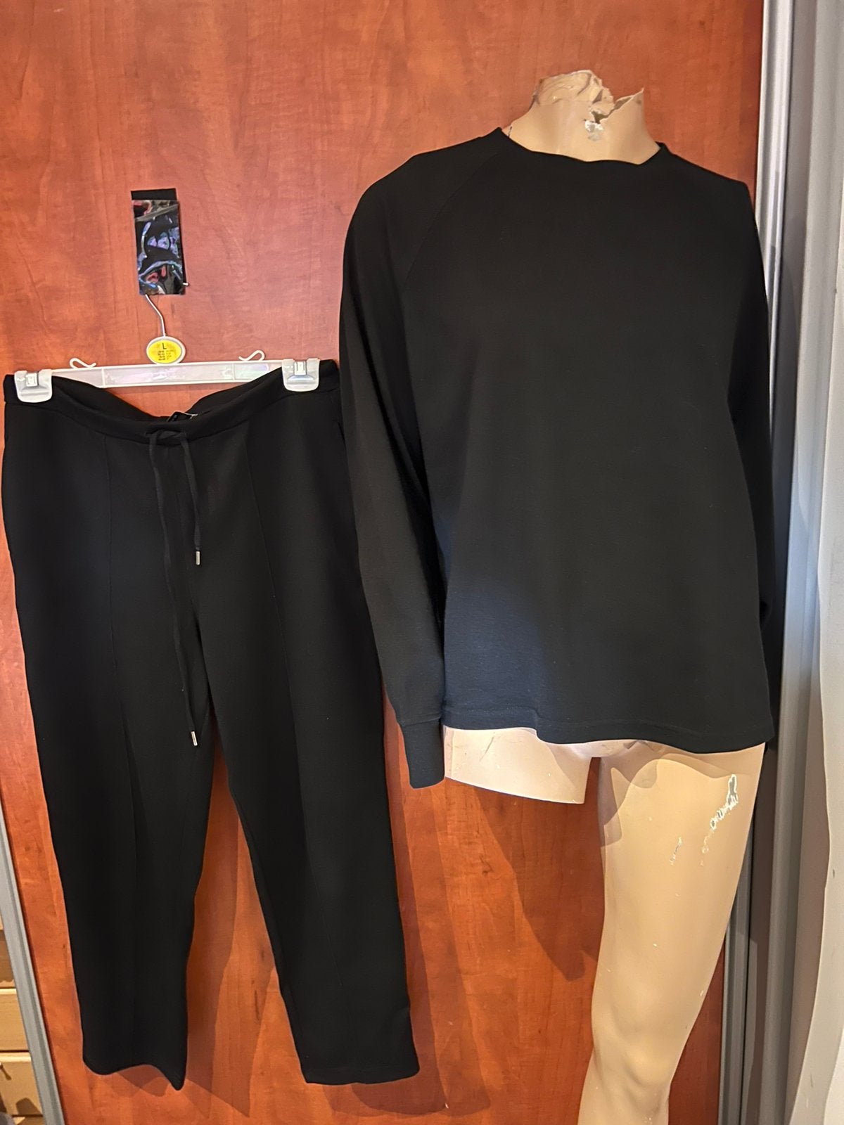 MNG joggingpak maat L zgan, Zwart, Maat 42/44 (L), Ophalen of Verzenden, Zo goed als nieuw