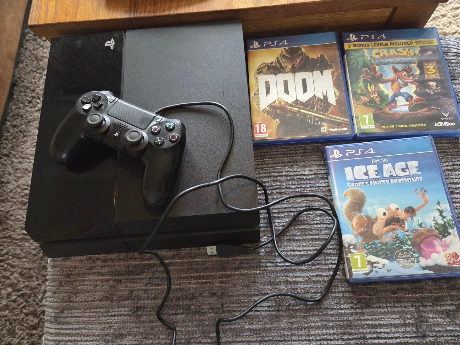 Playstation 4 met spellen, Spelcomputers en Games, Ophalen, Met games, Zo goed als nieuw, 1 TB