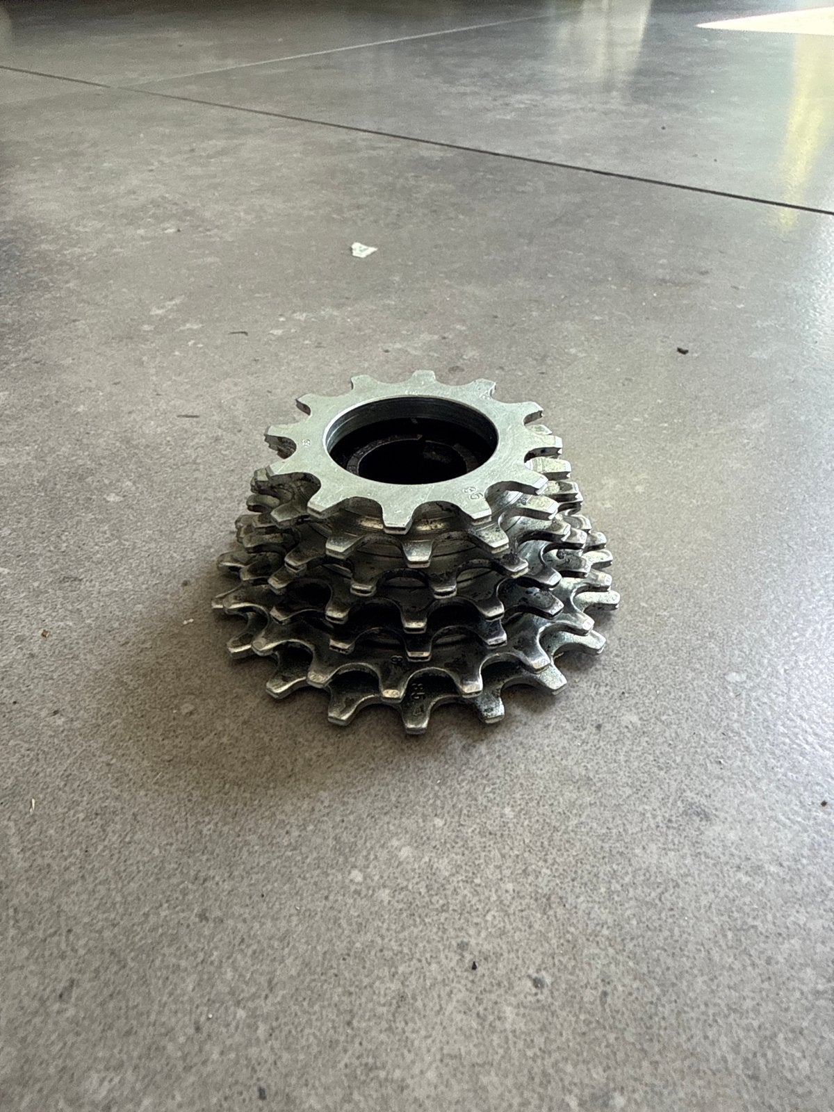 Fiets cassette 7-speed pignon schroef, Gebruikt, Staal, Ophalen of Verzenden, Derailleur of Ketting