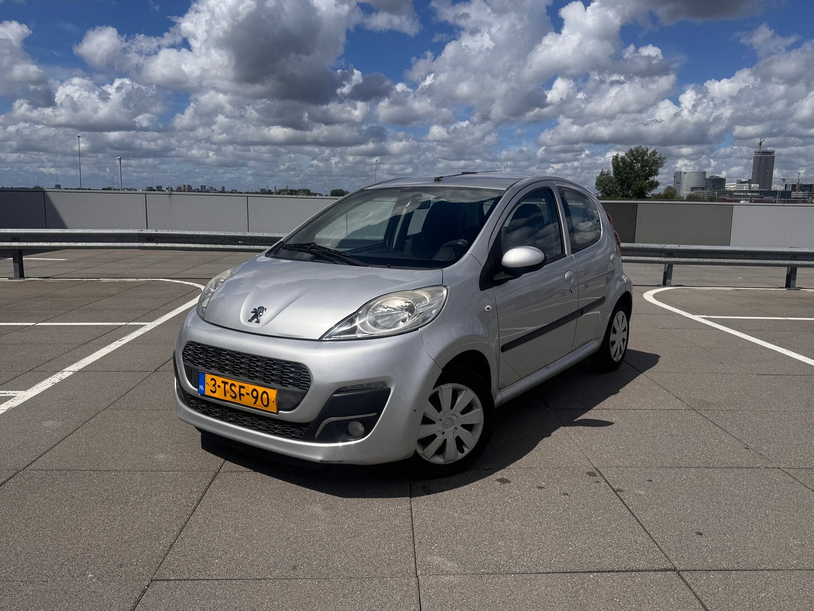 Peugeot 107 1.0 2014 | 5DR | NAP | AIRCO | ELEK-RAMEN |, Auto's, Peugeot, Voorwielaandrijving, Euro 5, Zwart, 4 stoelen