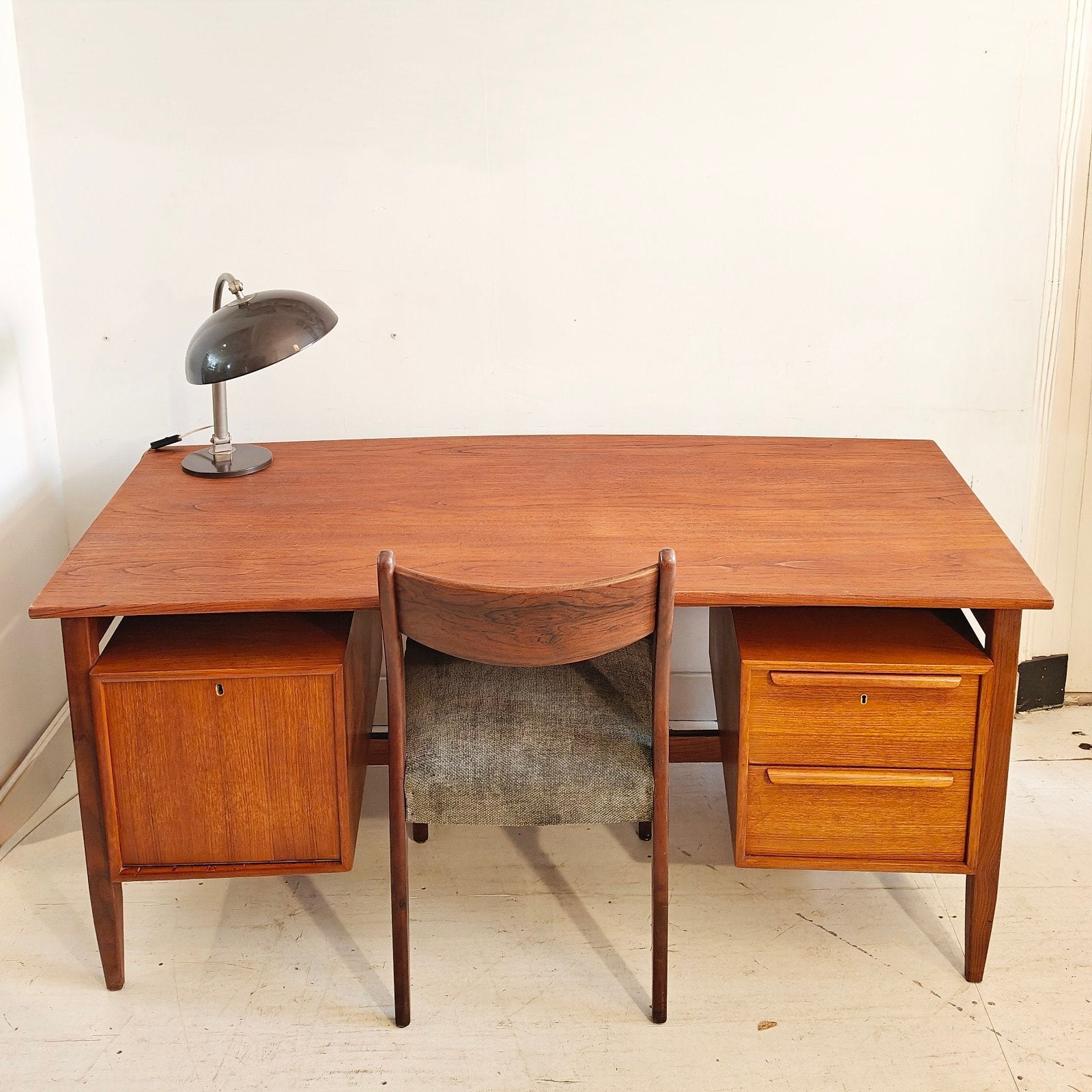 Vintage Scandinavisch teak desk boomerang bureau, Opbergruimte, Gebruikt, Hout, Hoofdstraat 70 Terborg