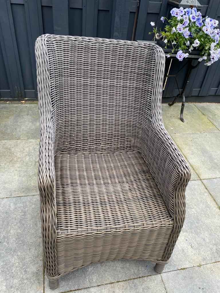 Prachtige Wicker tuinstoel van Intratuin, Ophalen, Zo goed als nieuw