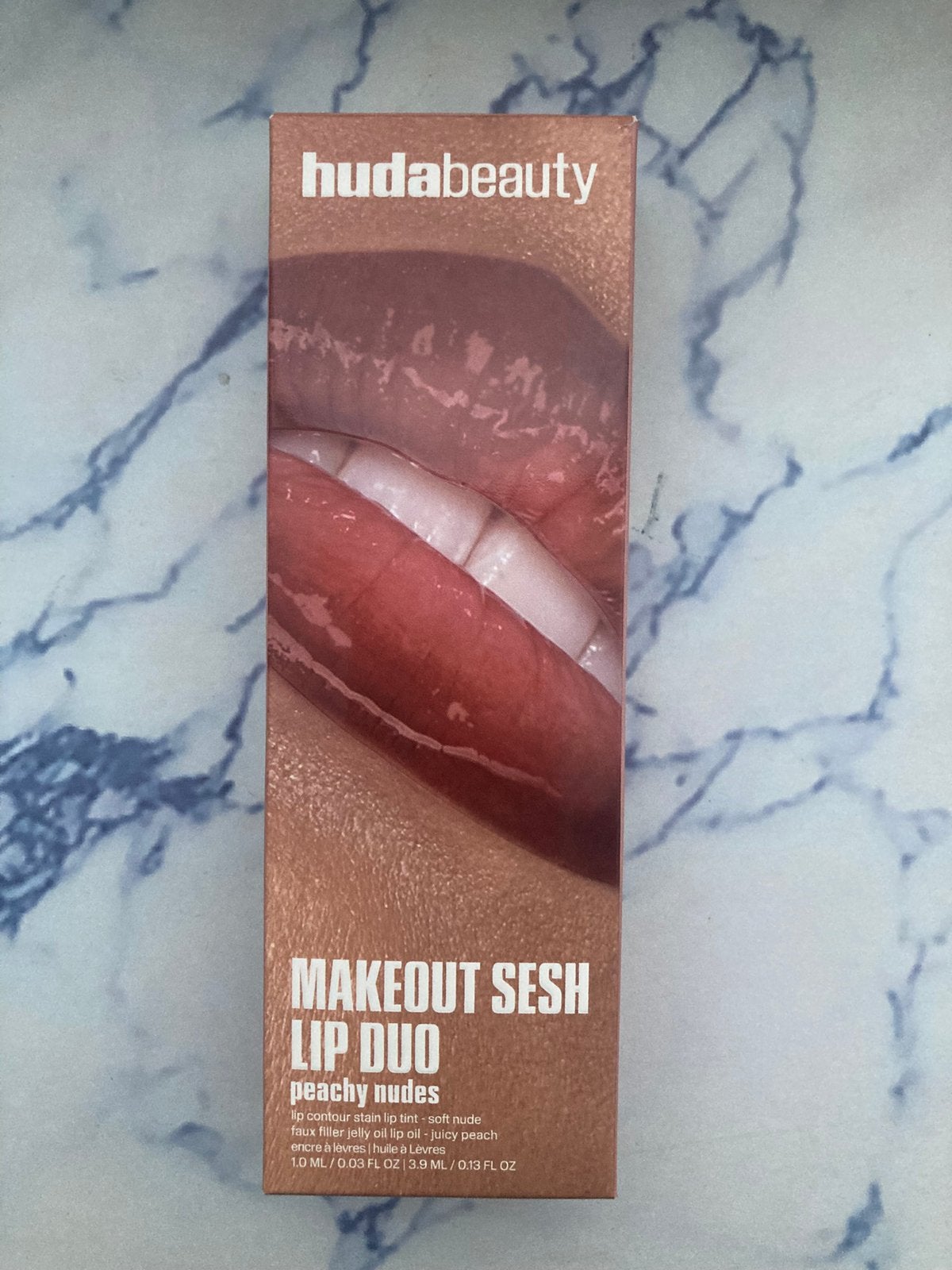 HUDA BEAUTY LIP DUO PEACHY NUDES, Verzenden, Nieuw, Make-up, Overige kleuren