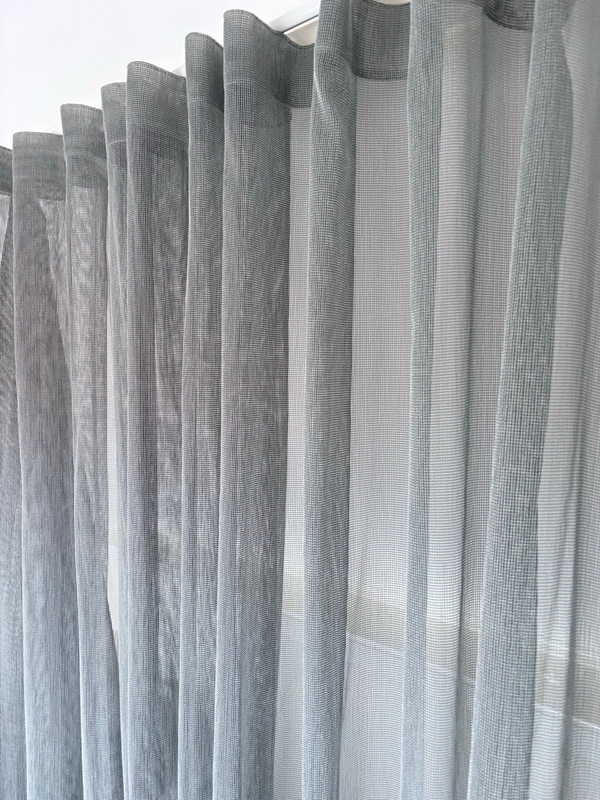 8296 Inbetween Gordijn Wave Plooien - Lichtgrijs 400x236cm, Plooiafwerking, Nieuw, Ophalen of Verzenden, Grijs